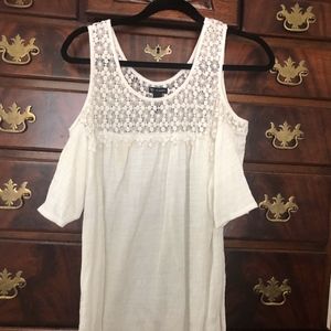 New Directions White Cold Shoulder Sleeve Ladies